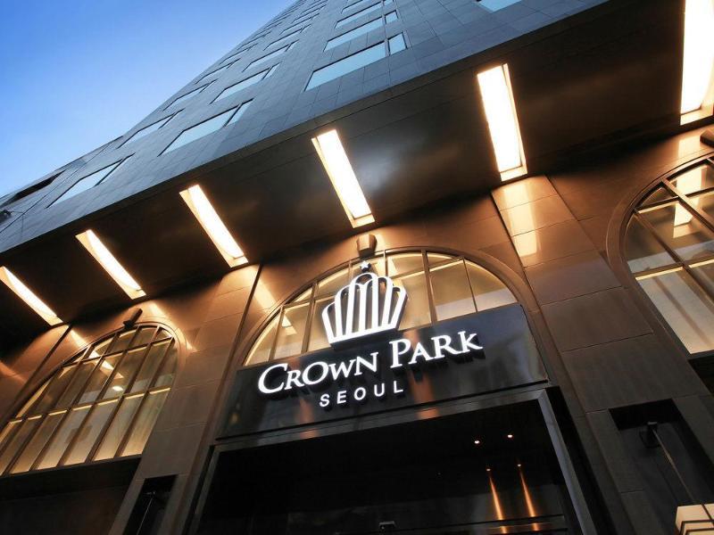 Crown Park Myeongdong Hotel 3*